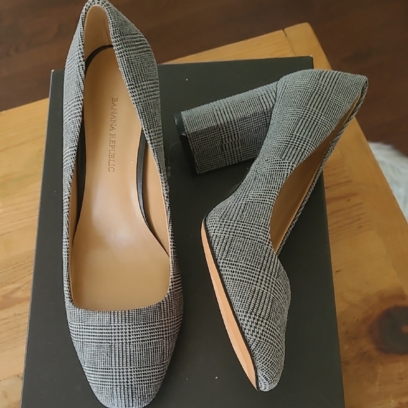 Banana Republic Square Toe Glen Plaid Grey Black Pumps Size 6.5 - Picture 6 of 6